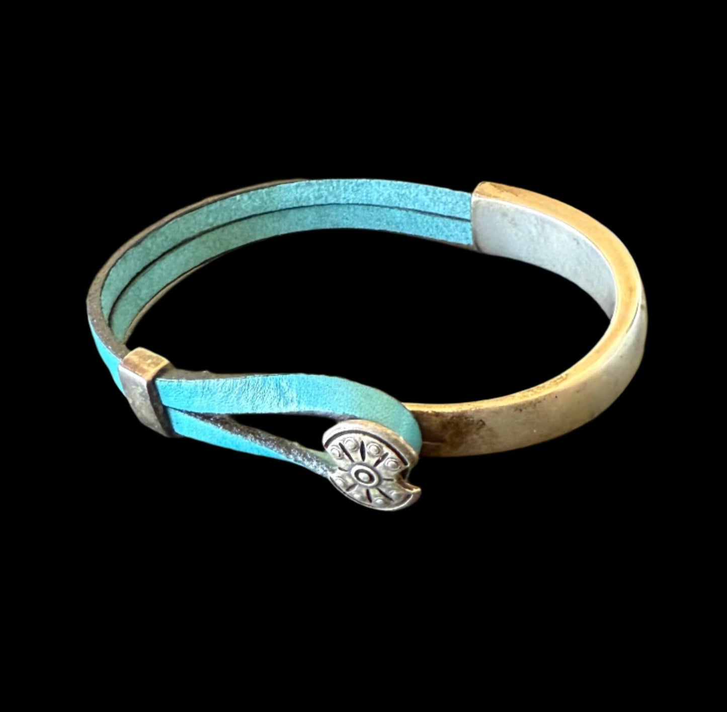 Shield Urban Loop Leather Bracelet